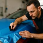 Errores comunes al aplicar vinil de corte en vehículos y cómo evitarlos como un profesional